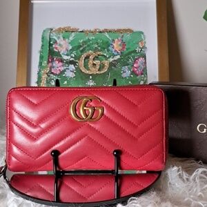Gucci GG Marmot Zip Around Wallet  EUC
